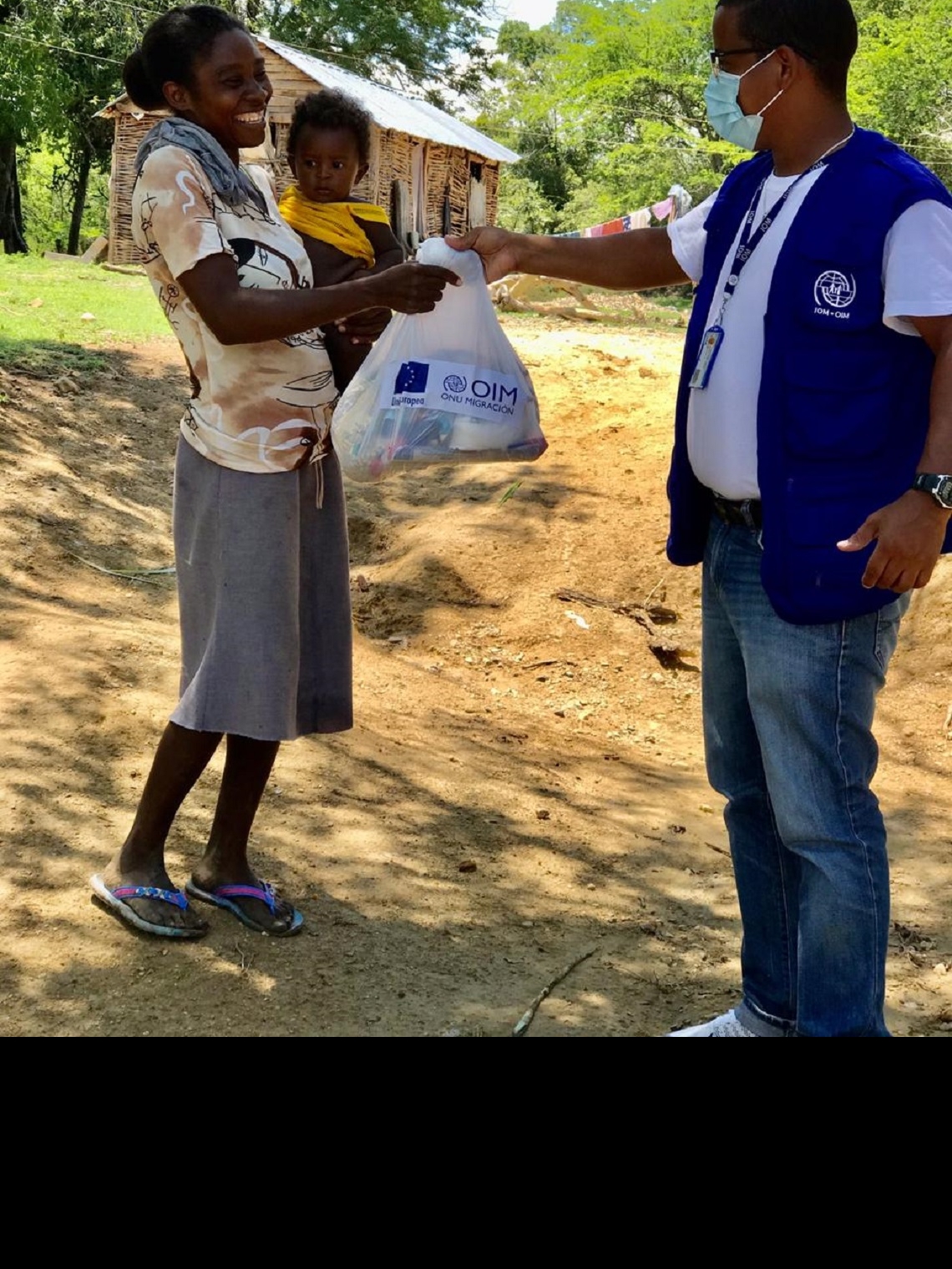 IOM provides support to a mother in the Dominican Republic